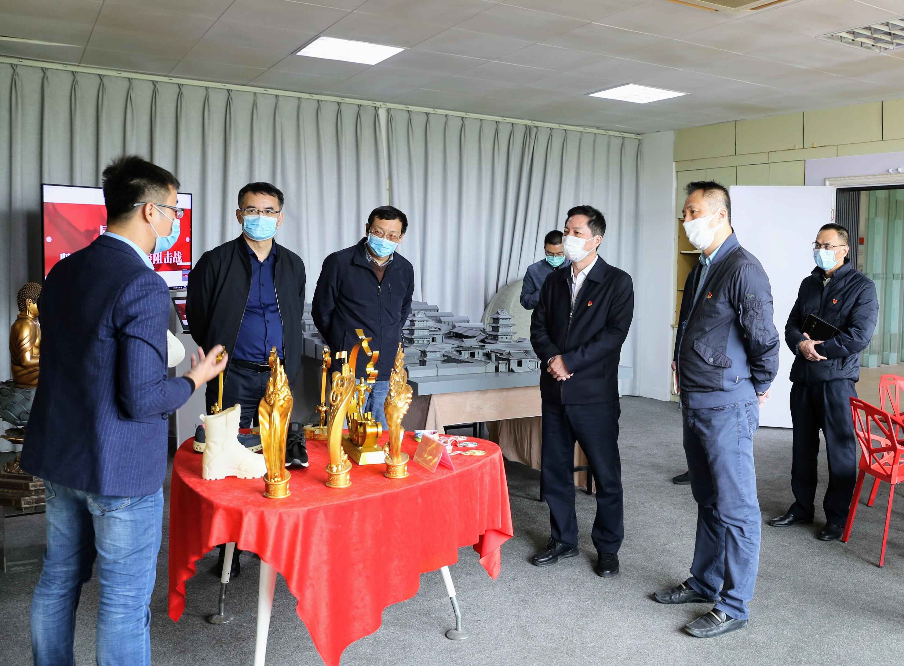 福建省生態(tài)環(huán)境廳洪平副廳長深入比鄰三維科技調(diào)研復(fù)工復(fù)產(chǎn)情況